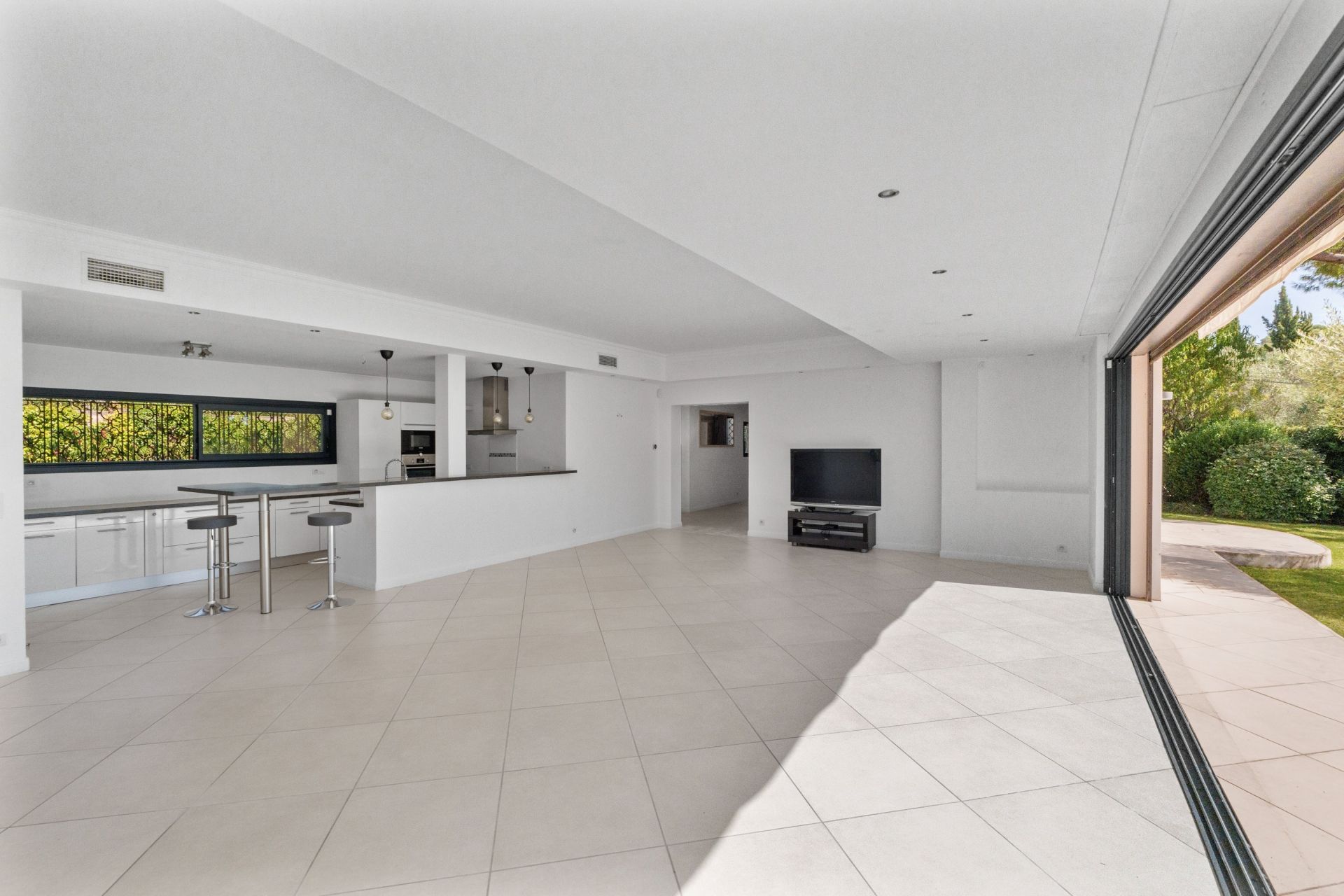 maison contemporaine 4 Pièces en vente sur MOUGINS (06250)