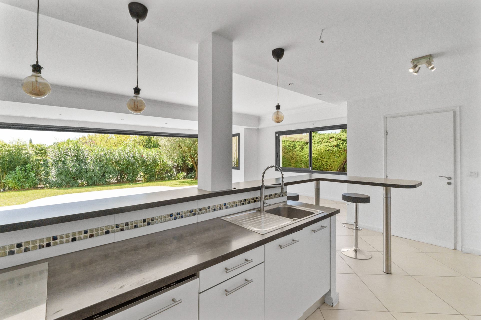 maison contemporaine 4 Pièces en vente sur MOUGINS (06250)