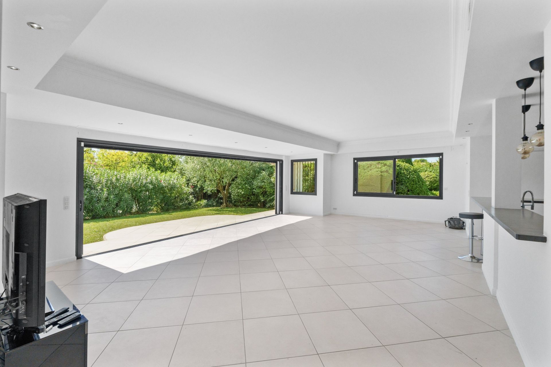 maison contemporaine 4 Pièces en vente sur MOUGINS (06250)