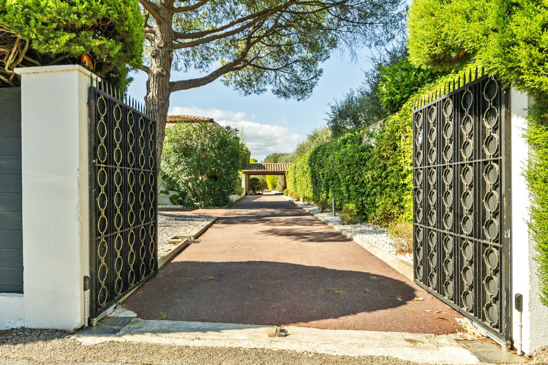 maison contemporaine 4 Pièces en vente sur MOUGINS (06250)