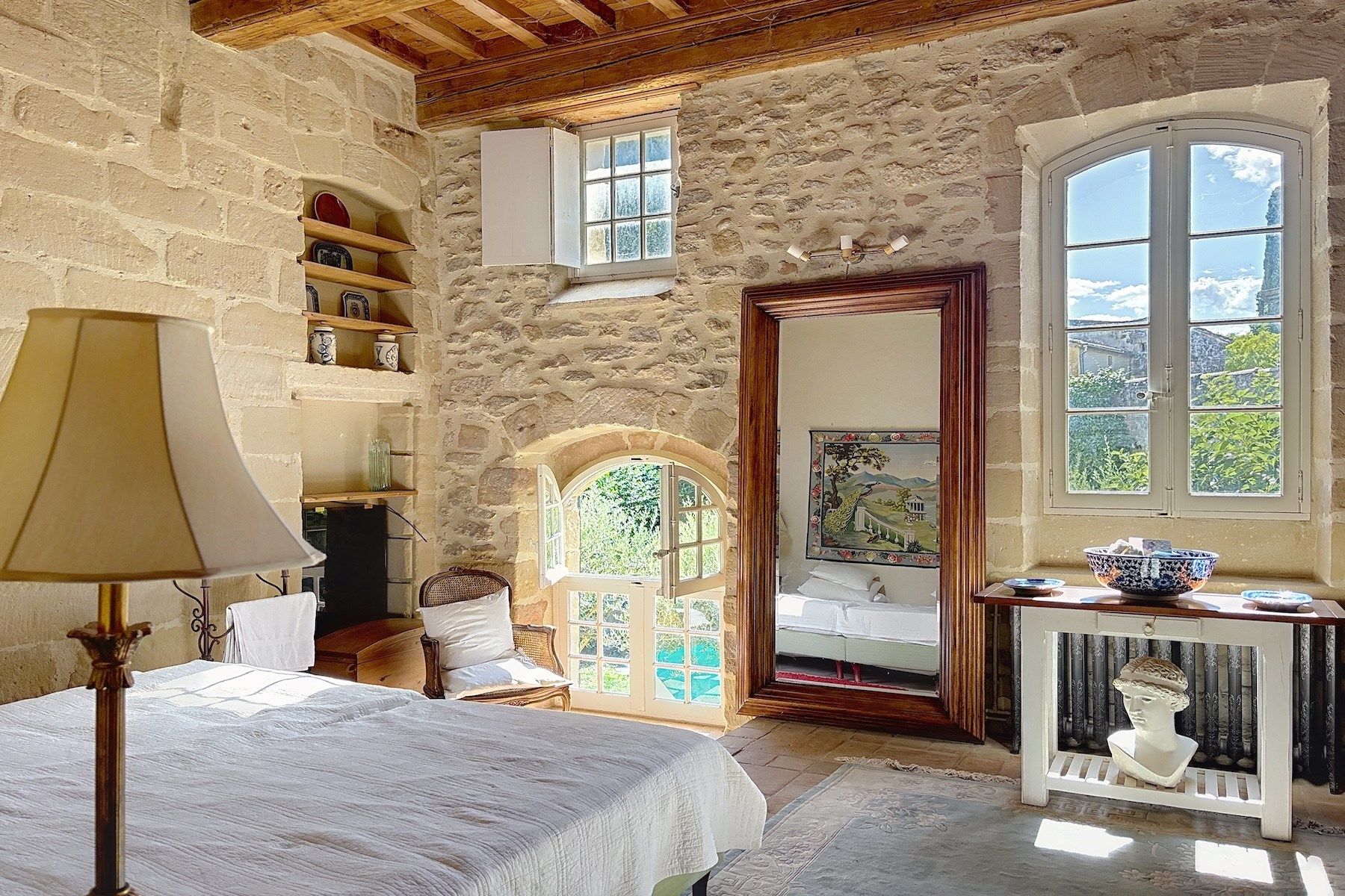 luxury house 12 Rooms for sale on UZES (30700)