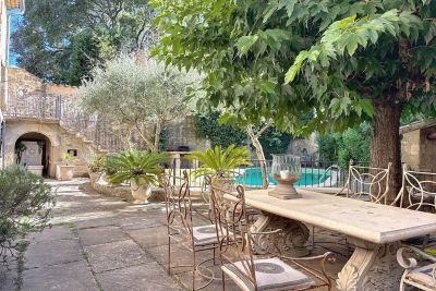 Sale Luxury house Uzès 12&nbsp;Rooms 330&nbsp;m²
