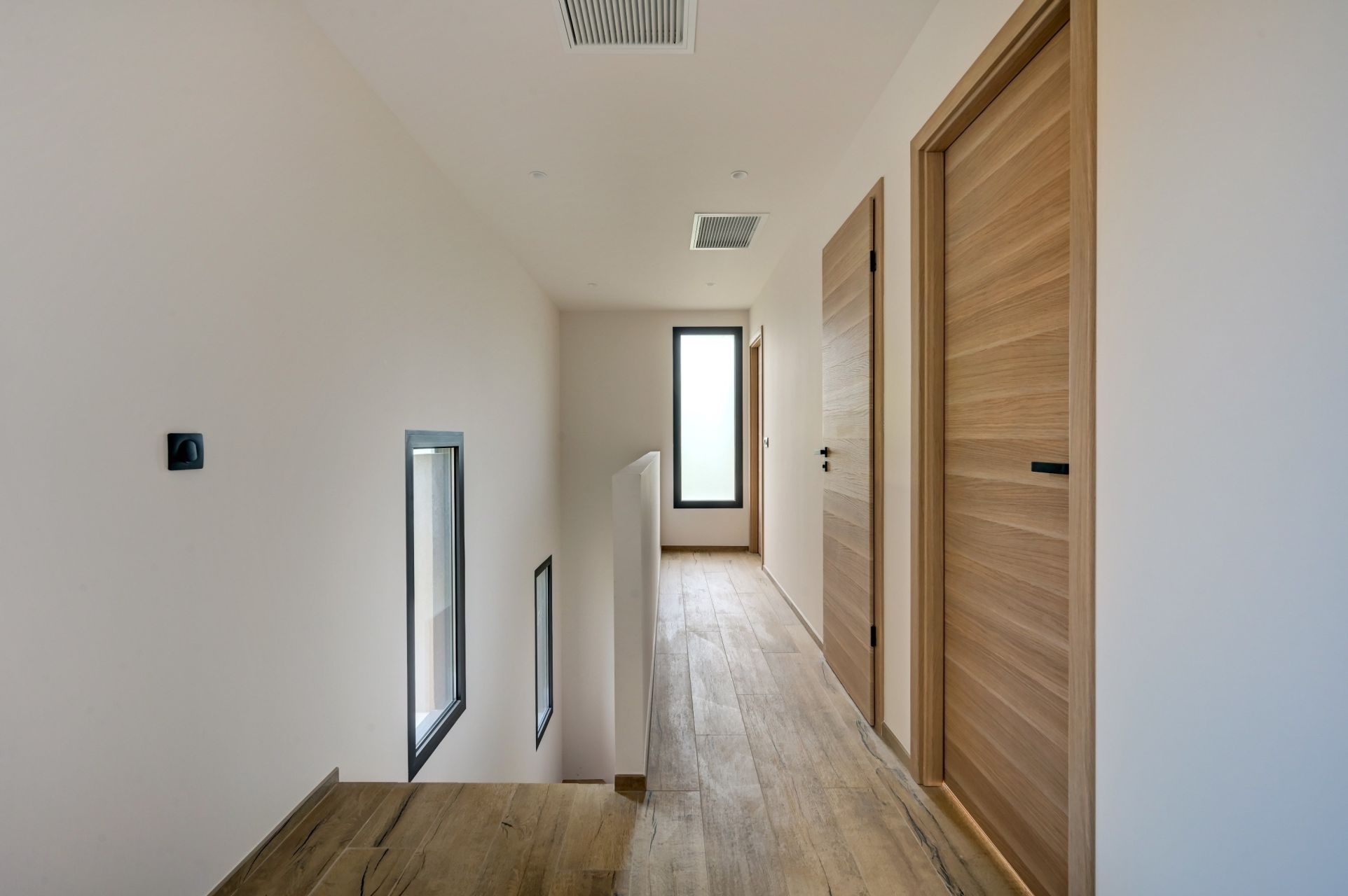 luxury house 7 Rooms for sale on SANARY SUR MER (83110)