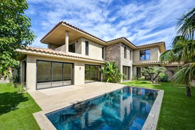 Sale Luxury house Sanary-sur-Mer 7 Rooms 190 m²