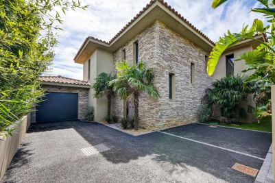 Sale Luxury house Sanary-sur-Mer 7 Rooms 190 m²