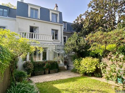 Vente Maison de luxe Tours 10 Pièces 212 m²