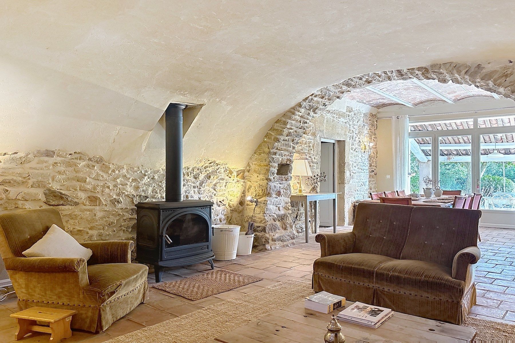 luxury house 7 Rooms for sale on UZES (30700)