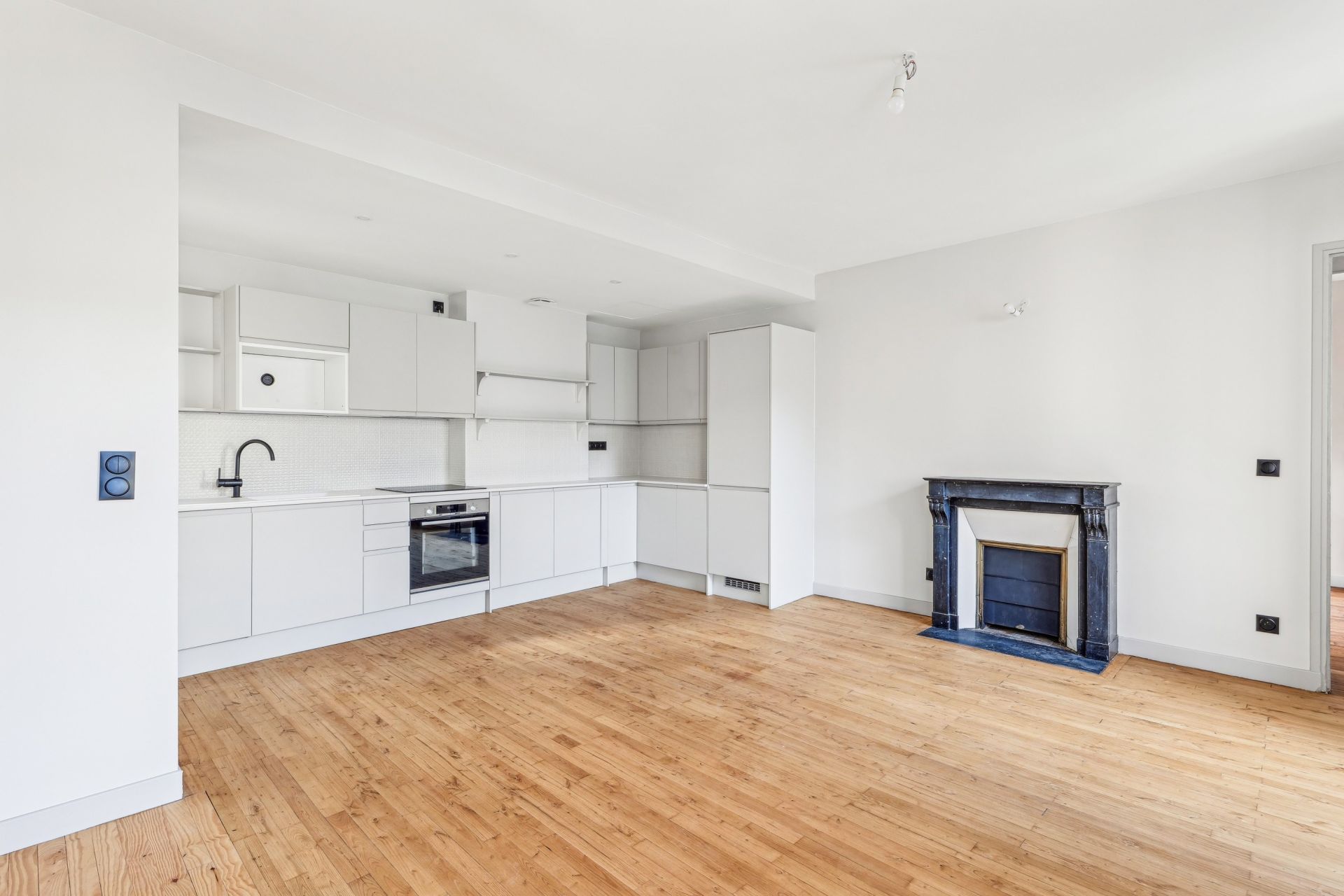 luxury apartment 4 Rooms for sale on PARIS (75007)