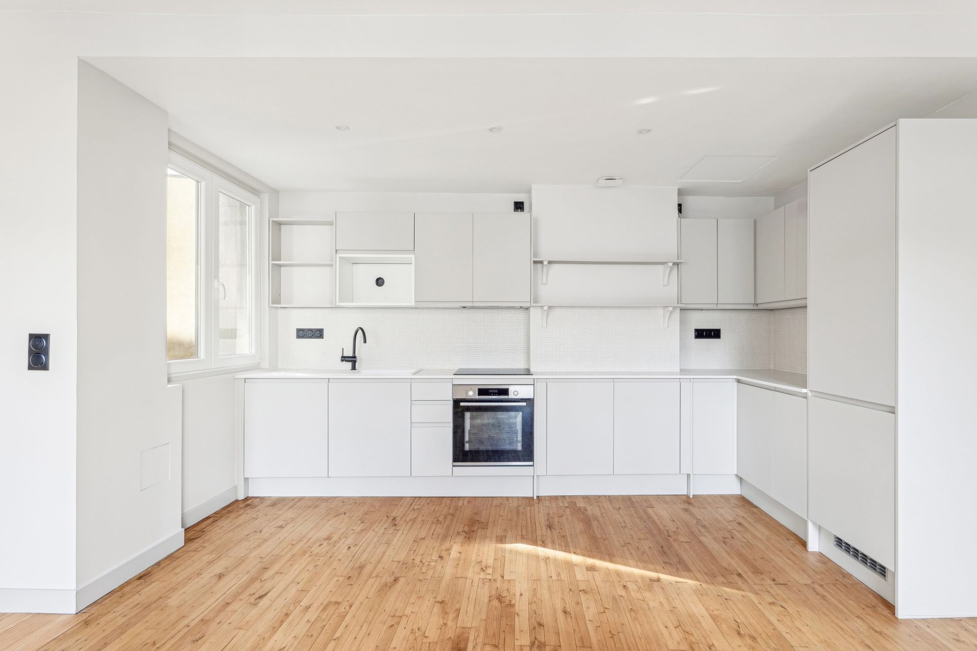 luxury apartment 4 Rooms for sale on PARIS (75007)