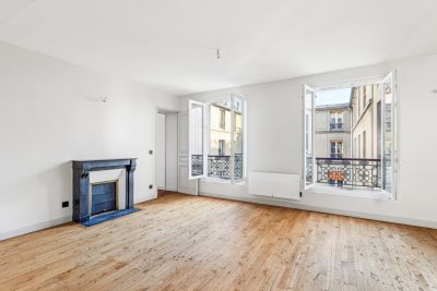 Sale Luxury apartment Paris 7 4 Rooms 76 m²