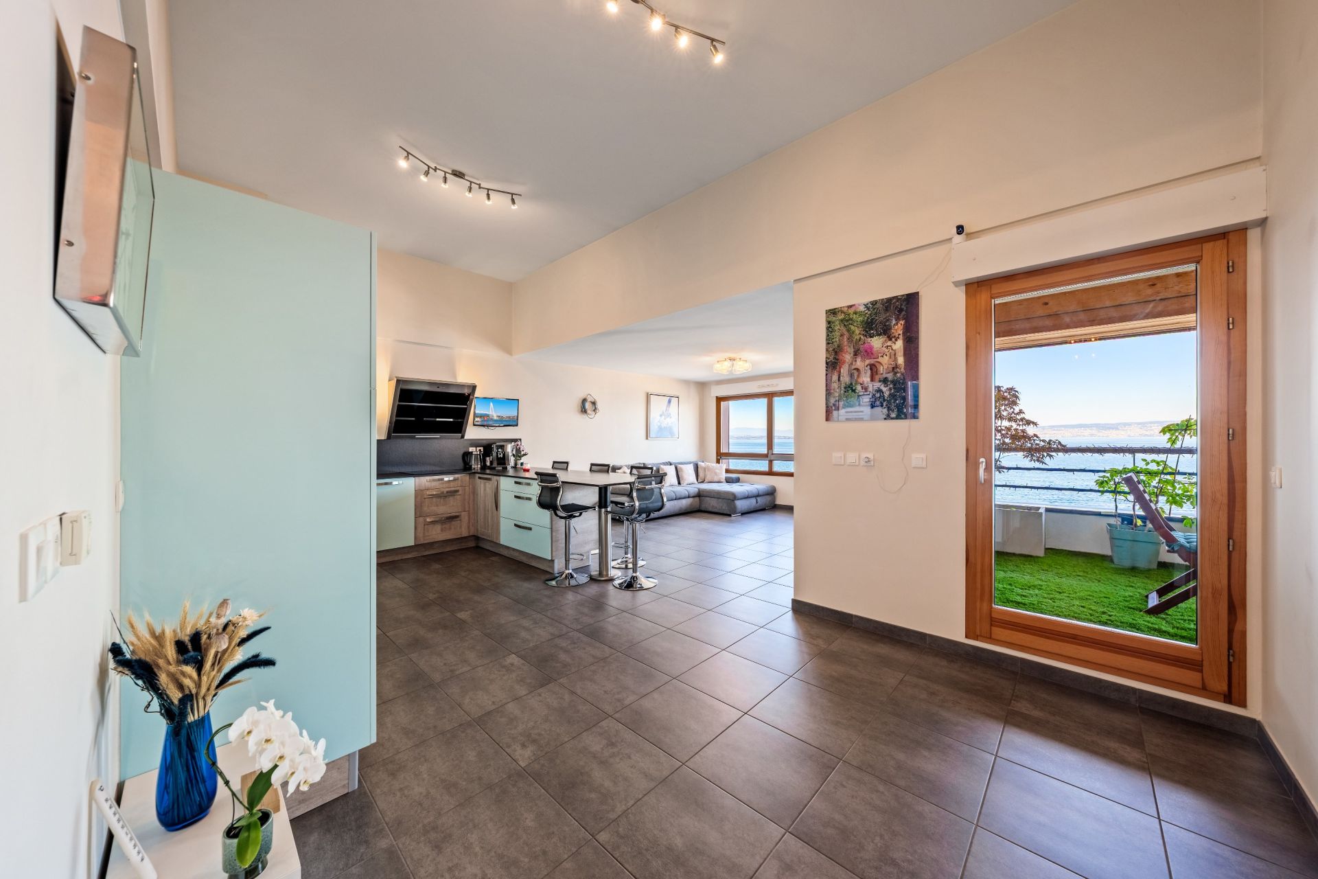 luxury apartment 4 Rooms for sale on AMPHION LES BAINS (74500)