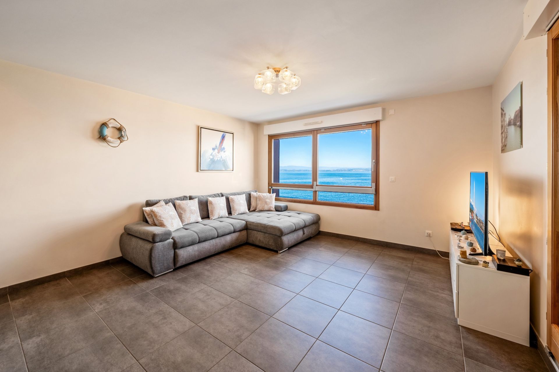 luxury apartment 4 Rooms for sale on AMPHION LES BAINS (74500)
