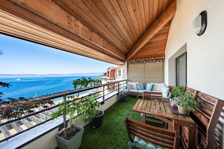 luxury apartment 4 Rooms for sale on AMPHION LES BAINS (74500)