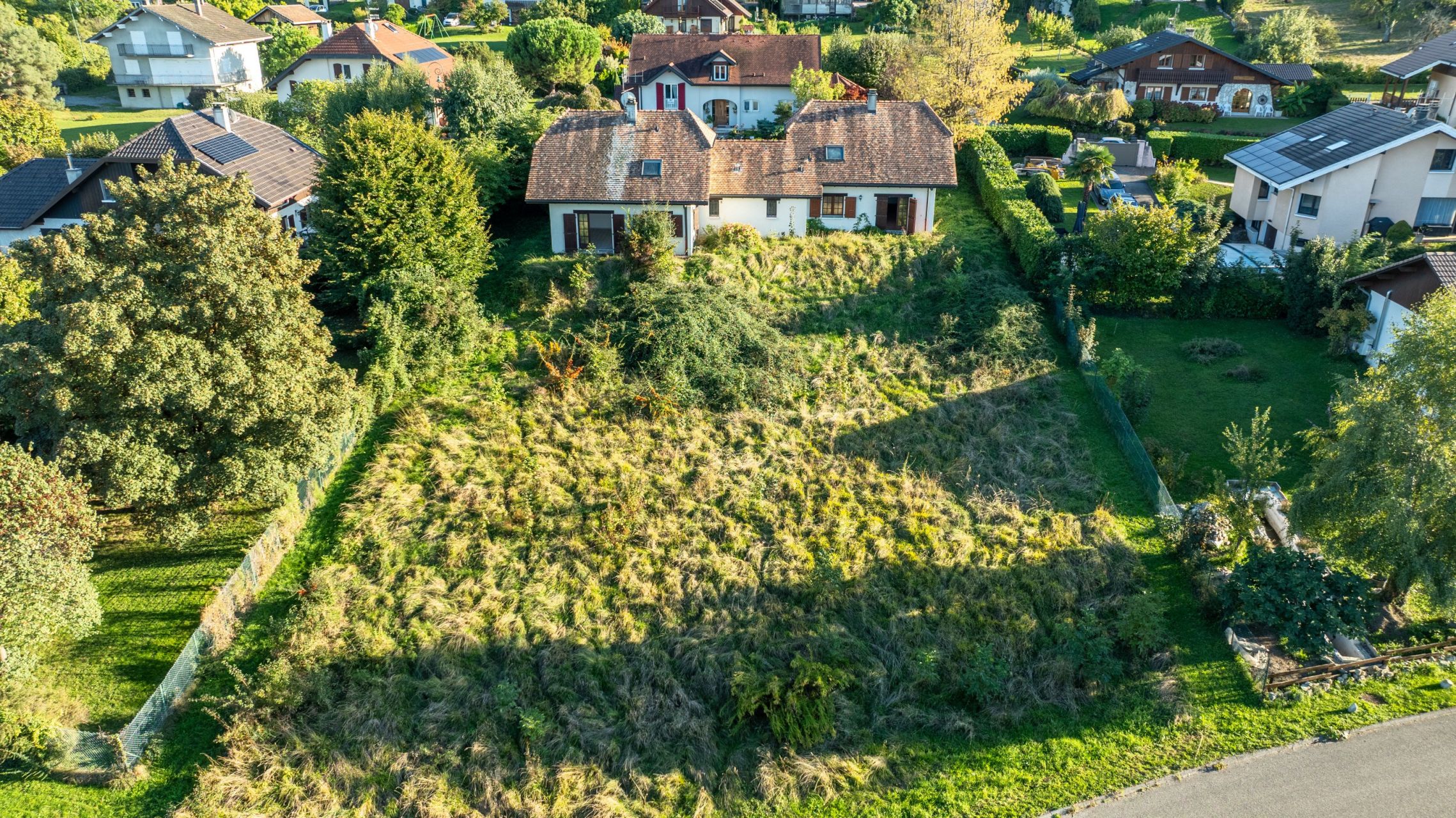 luxury house 8 Rooms for sale on NEUVECELLE (74500)