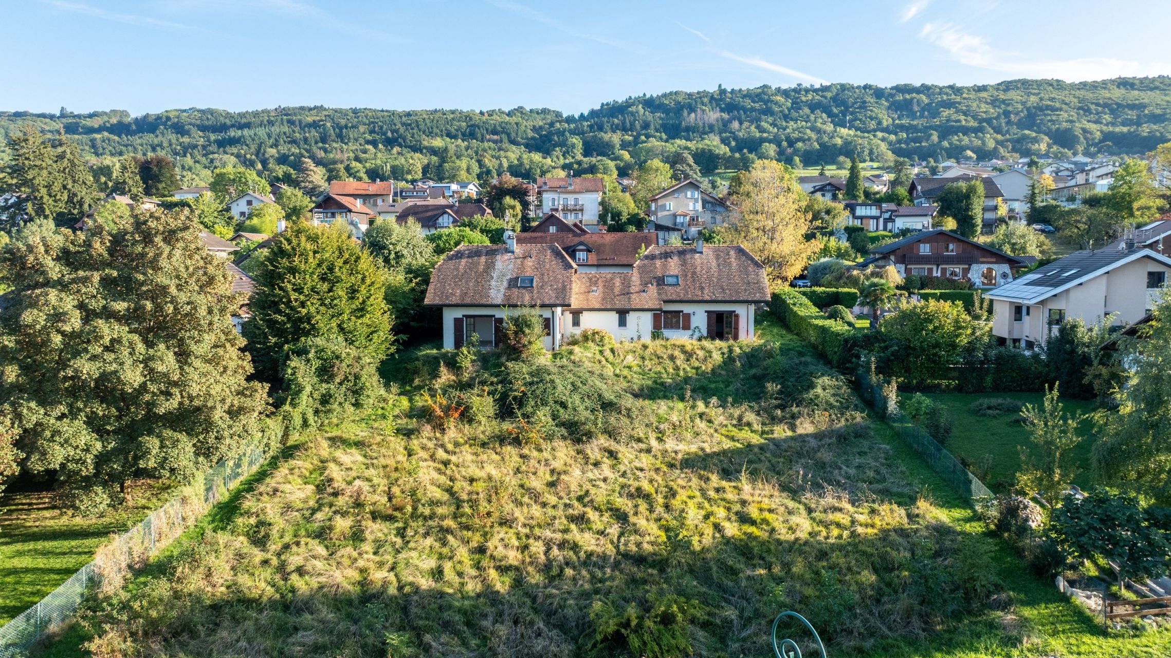 luxury house 8 Rooms for sale on NEUVECELLE (74500)