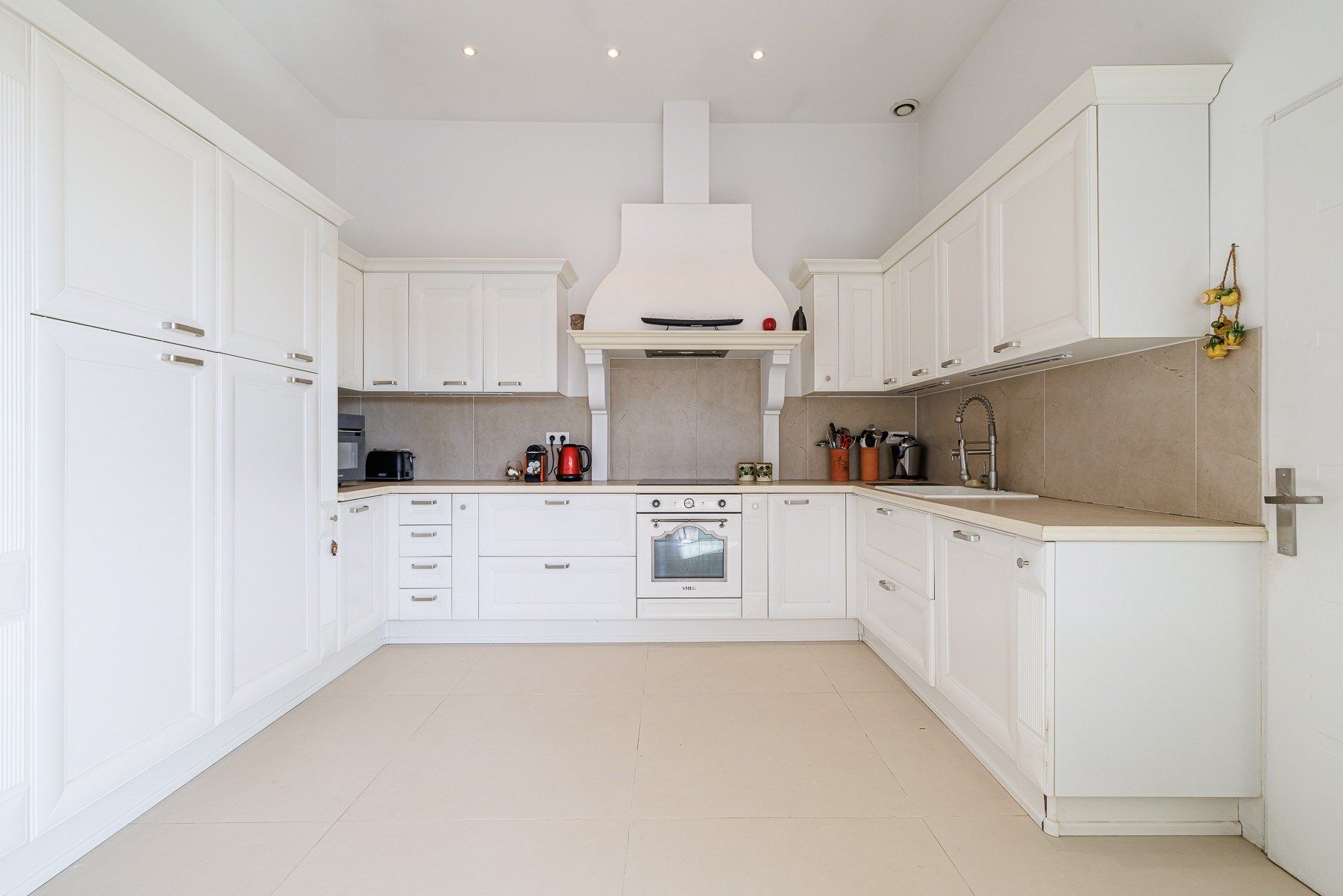 luxury villa 7 Rooms for sale on CAGNES SUR MER (06800)