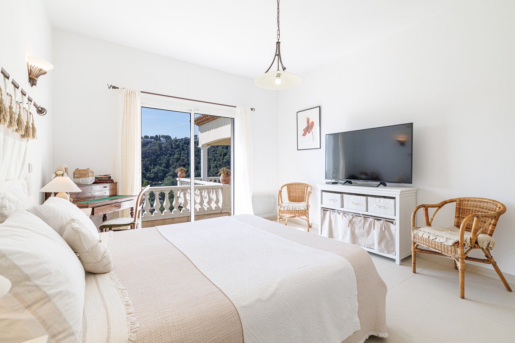 luxury villa 7 Rooms for sale on CAGNES SUR MER (06800)