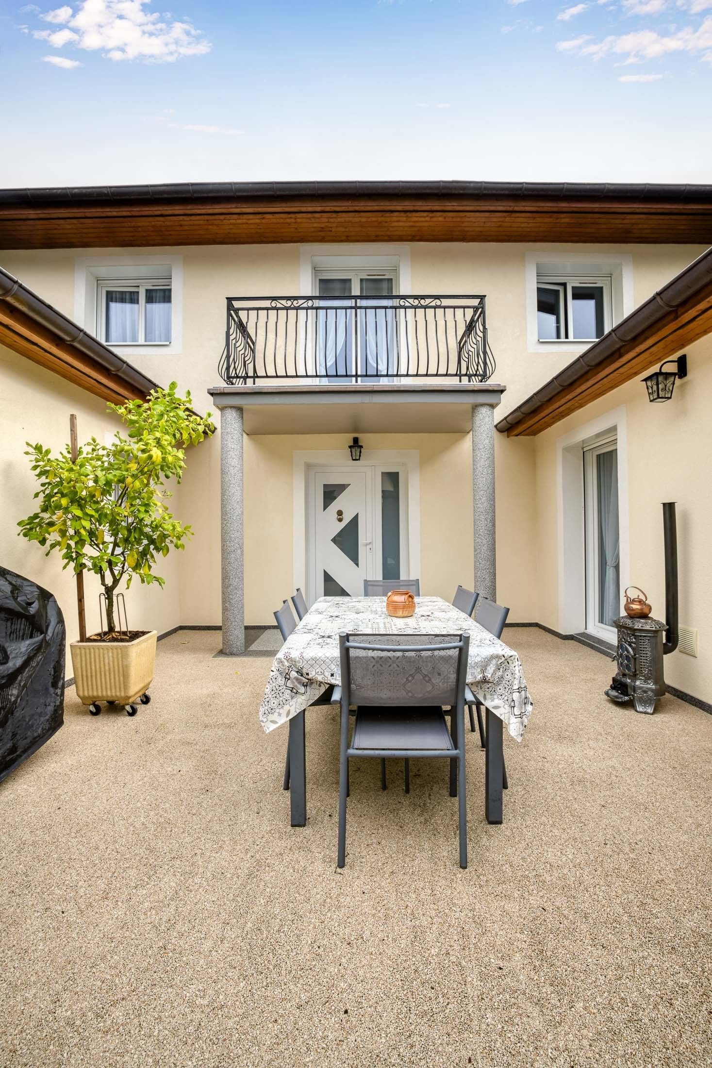 luxury house 6 Rooms for sale on LE BOURGET DU LAC (73370)