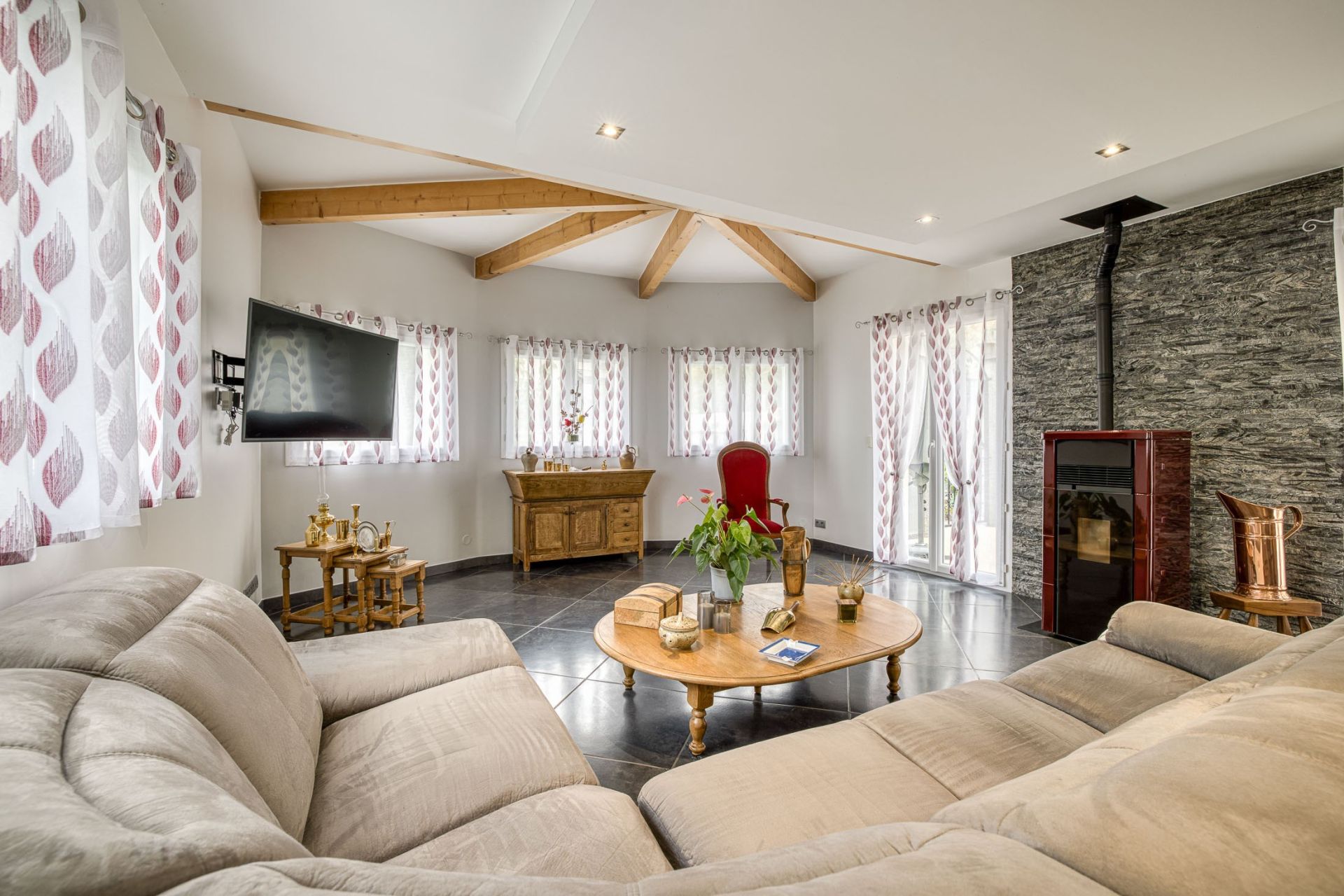 luxury house 6 Rooms for sale on LE BOURGET DU LAC (73370)