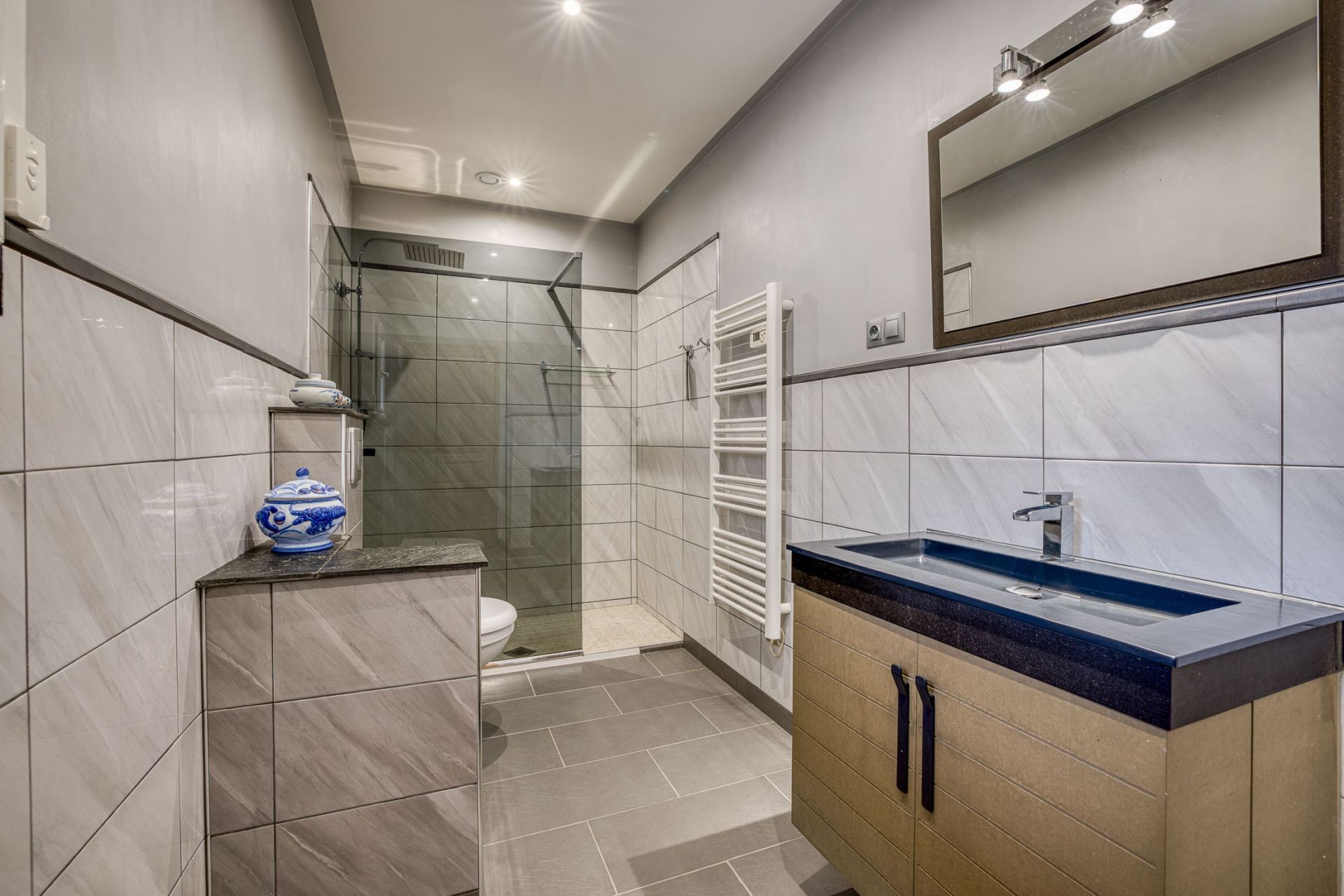 luxury house 6 Rooms for sale on LE BOURGET DU LAC (73370)