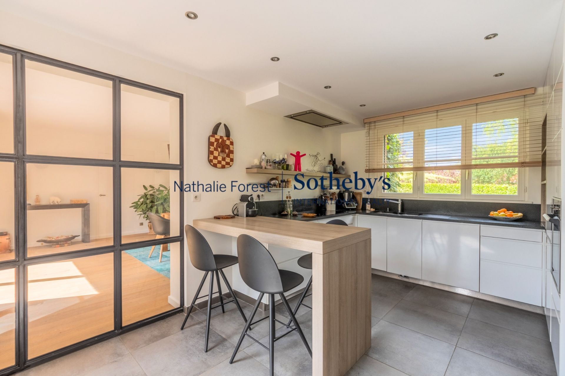 luxury house 9 Rooms for sale on BONDUES (59910)