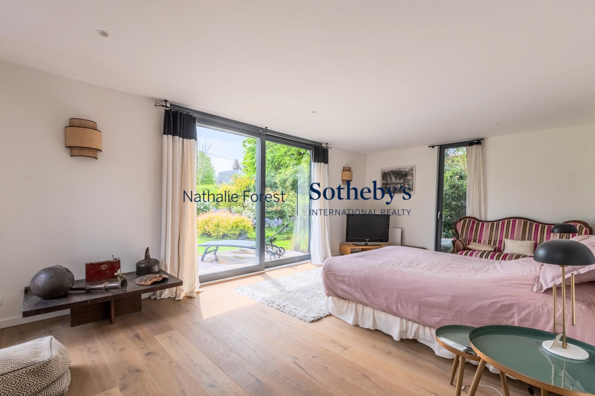 luxury house 9 Rooms for sale on BONDUES (59910)