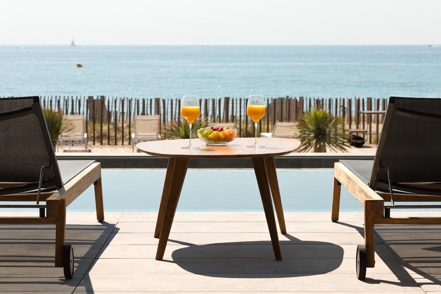 luxury house 9 Rooms for sale on FRONTIGNAN (34110)