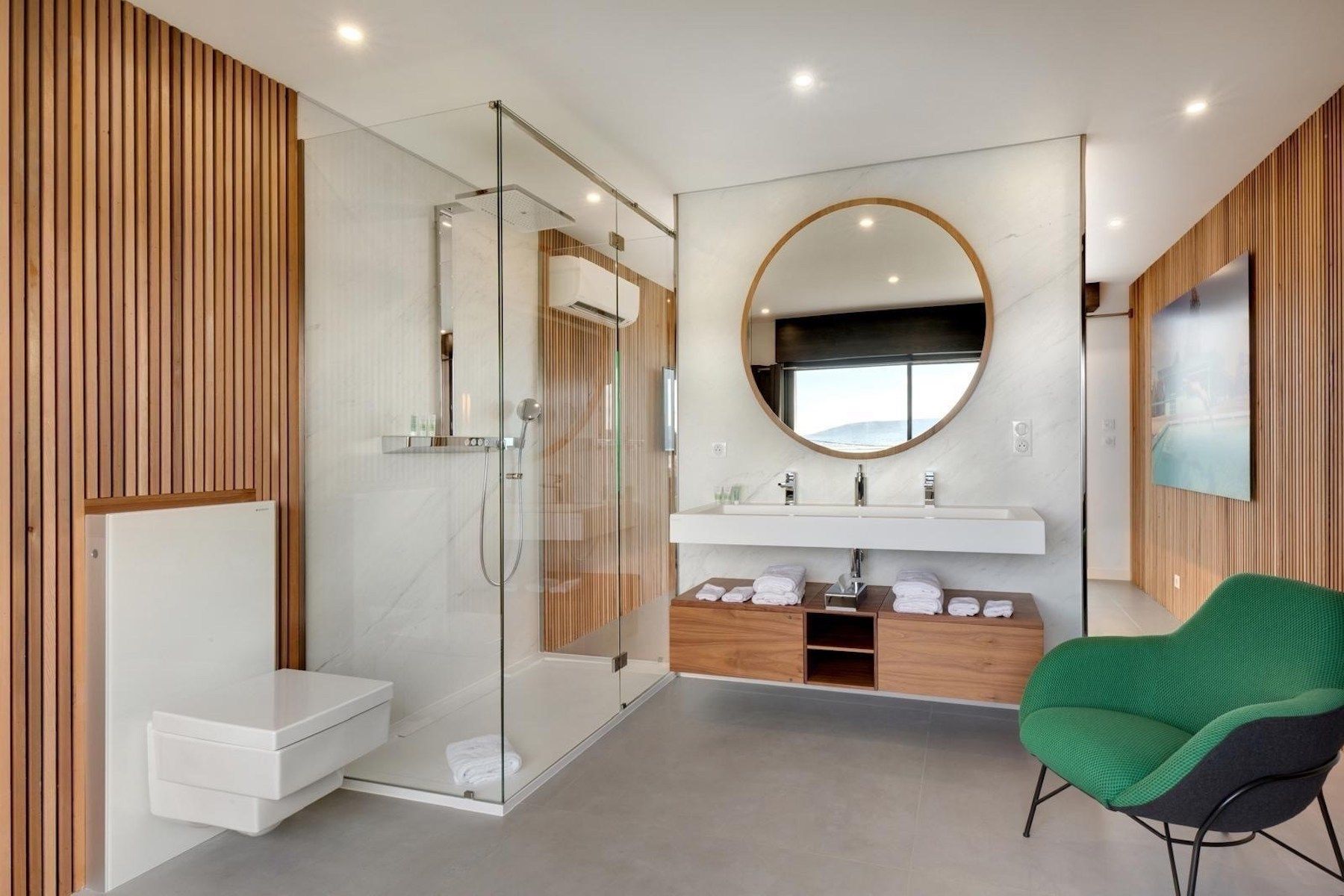 luxury house 9 Rooms for sale on FRONTIGNAN (34110)