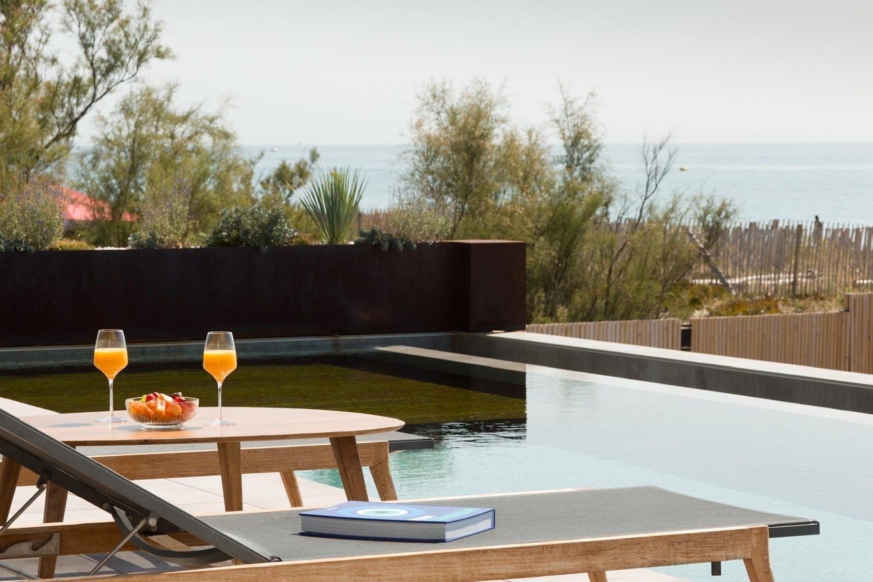 luxury house 9 Rooms for sale on FRONTIGNAN (34110)