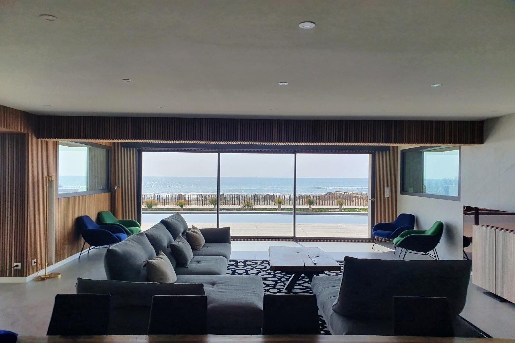 luxury house 9 Rooms for sale on FRONTIGNAN (34110)