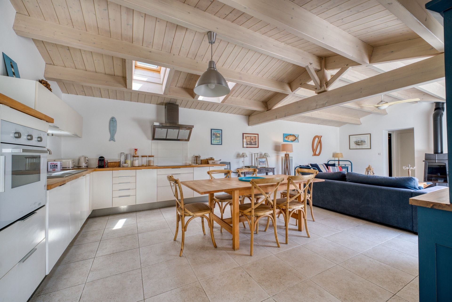 luxury villa 8 Rooms for sale on LA BREE LES BAINS (17840)