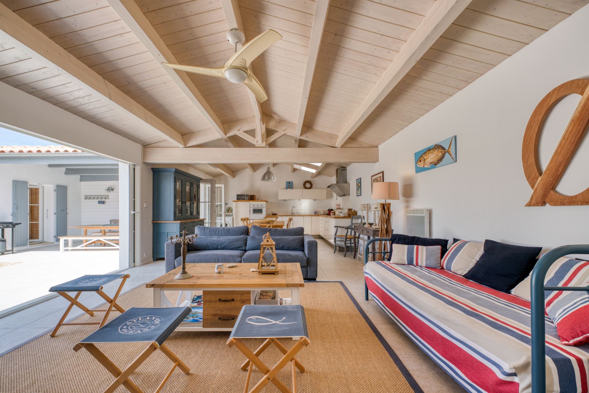 luxury villa 8 Rooms for sale on LA BREE LES BAINS (17840)