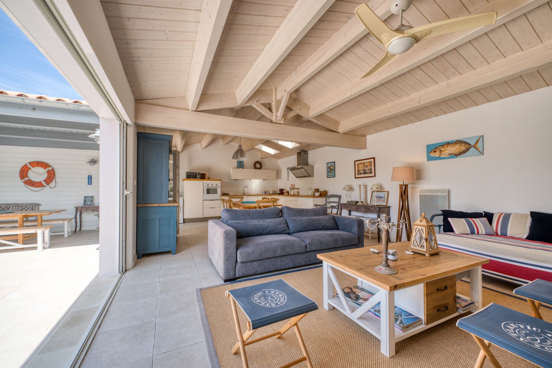 luxury villa 8 Rooms for sale on LA BREE LES BAINS (17840)