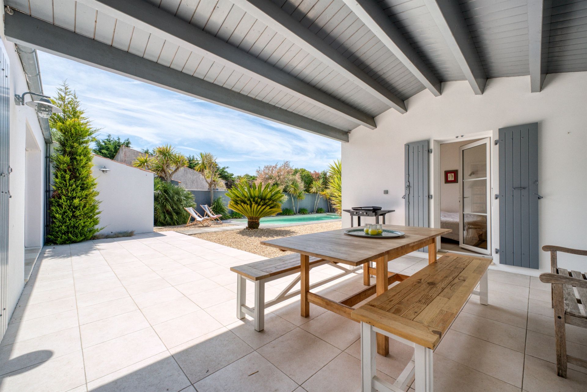 luxury villa 8 Rooms for sale on LA BREE LES BAINS (17840)