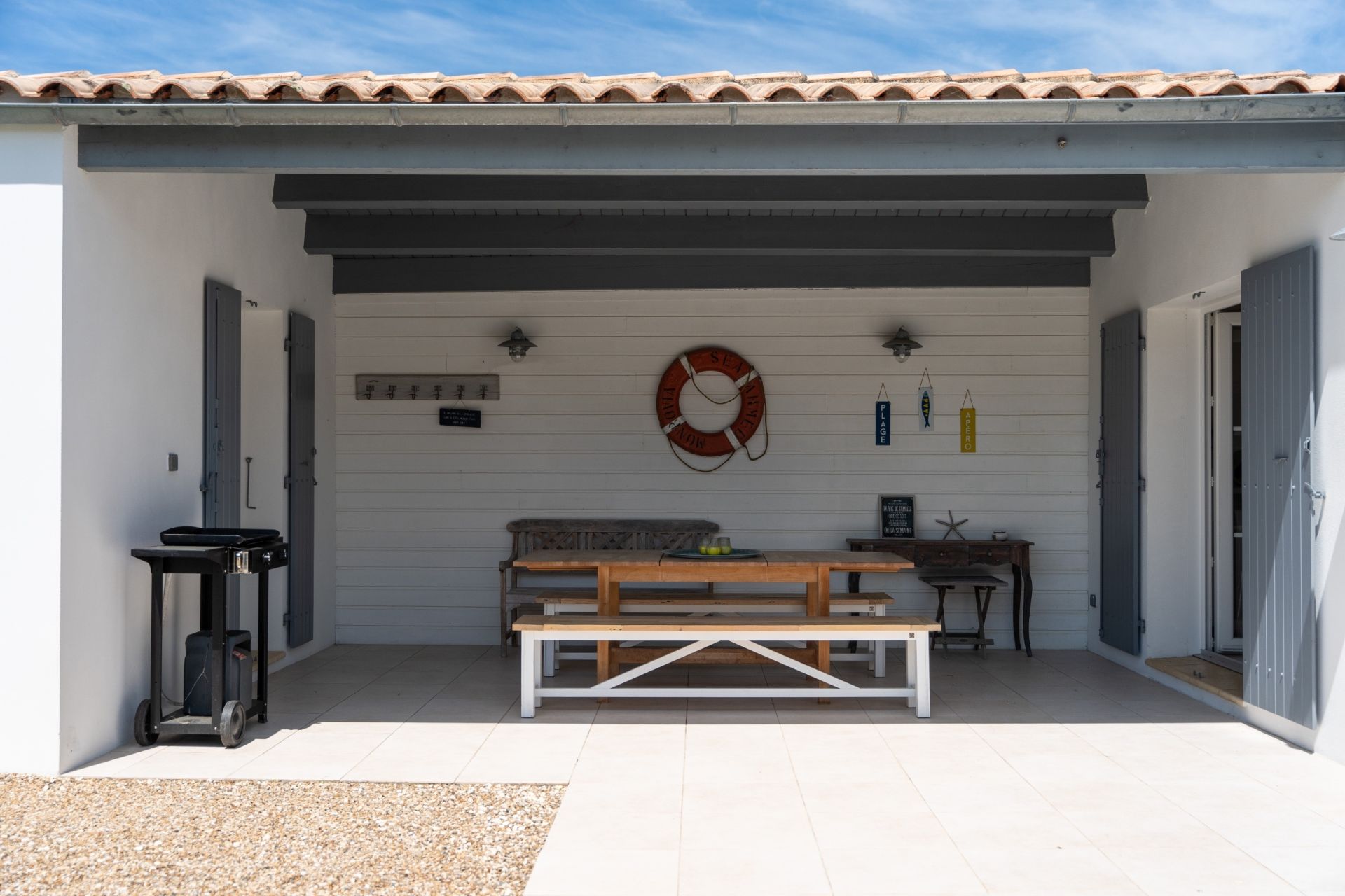 luxury villa 8 Rooms for sale on LA BREE LES BAINS (17840)