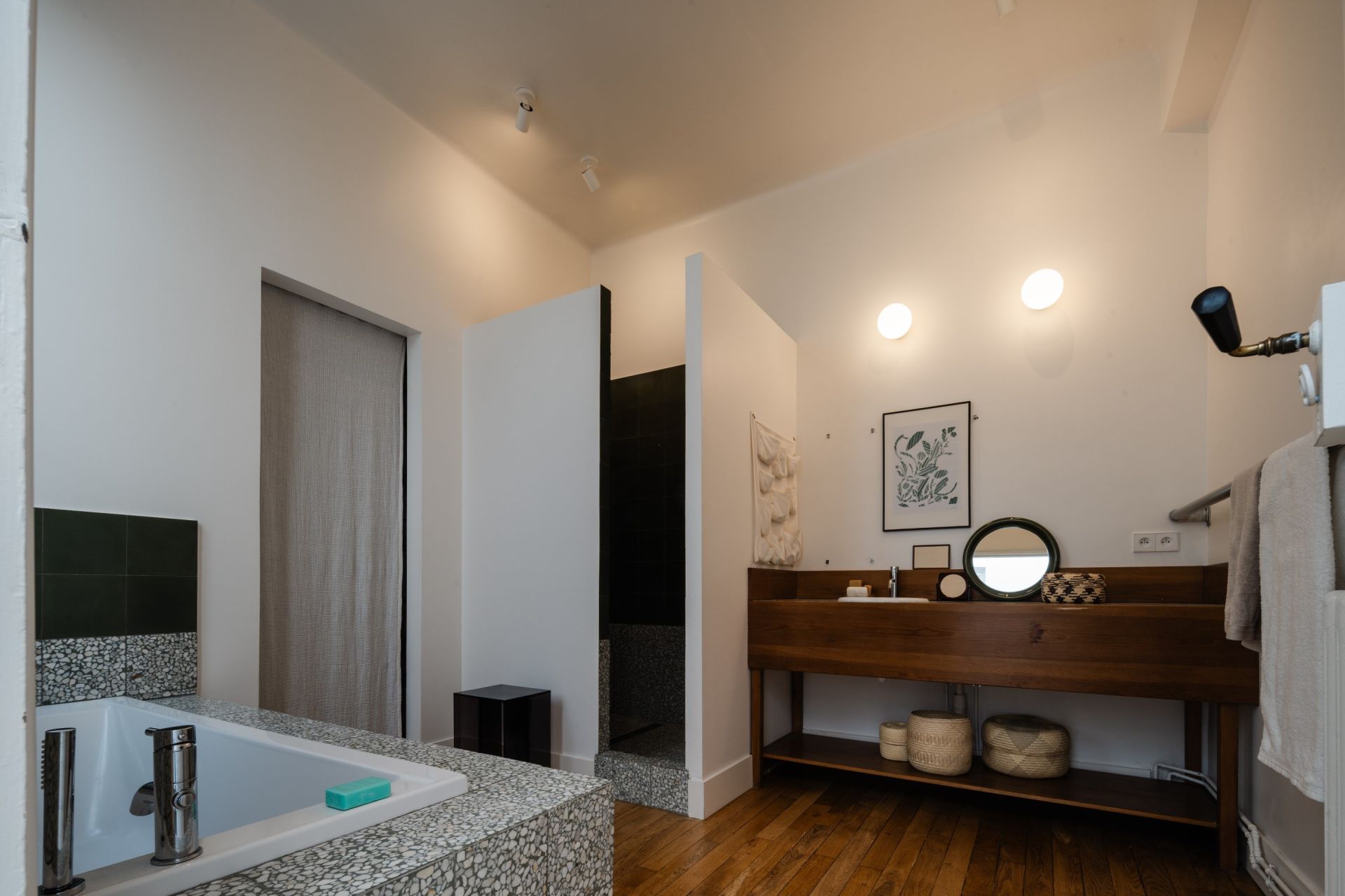 luxury house 7 Rooms for sale on PERPIGNAN (66000)