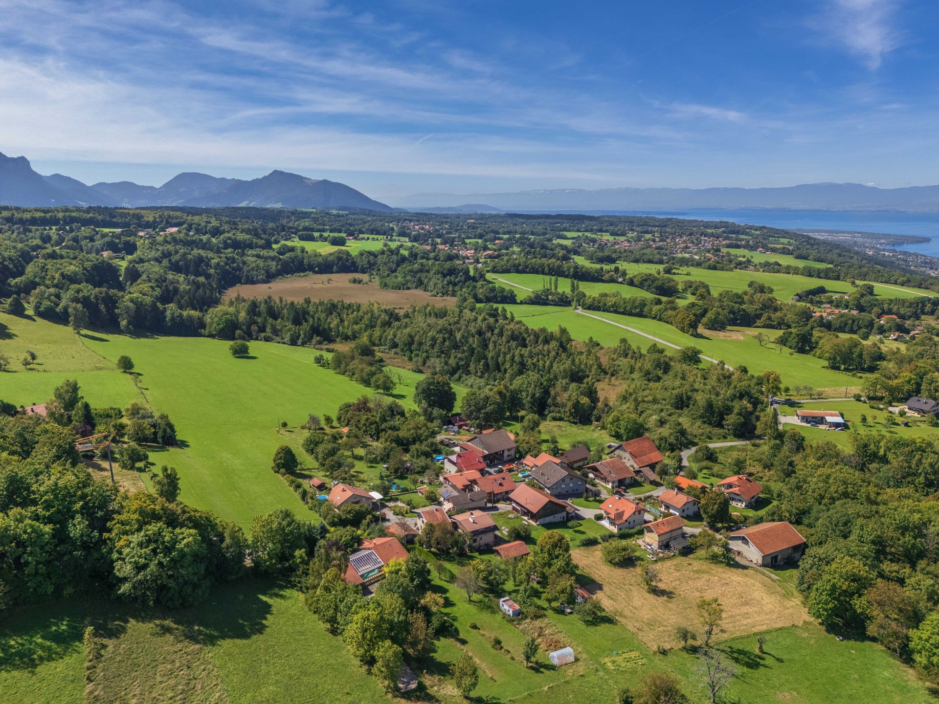 luxury house 6 Rooms for sale on ST PAUL EN CHABLAIS (74500)