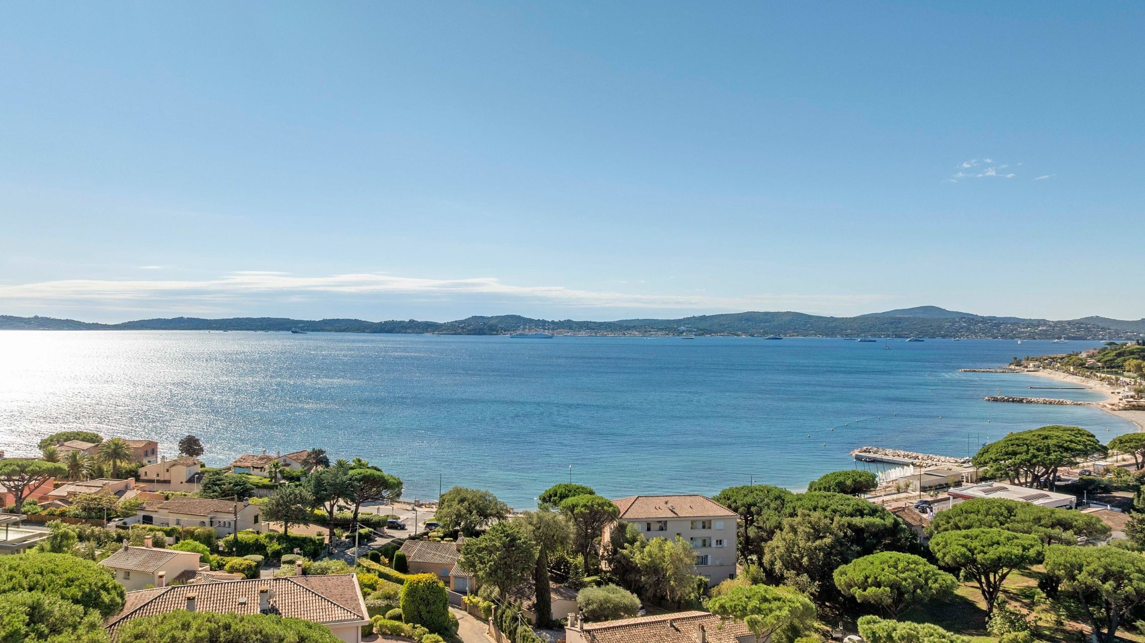 luxury apartment 4 Rooms for sale on STE MAXIME (83120)