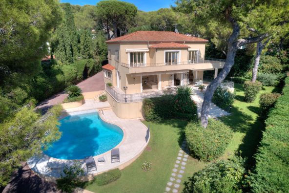 Sale Luxury villa Saint-Jean-Cap-Ferrat 7 Rooms 250.9 m²
