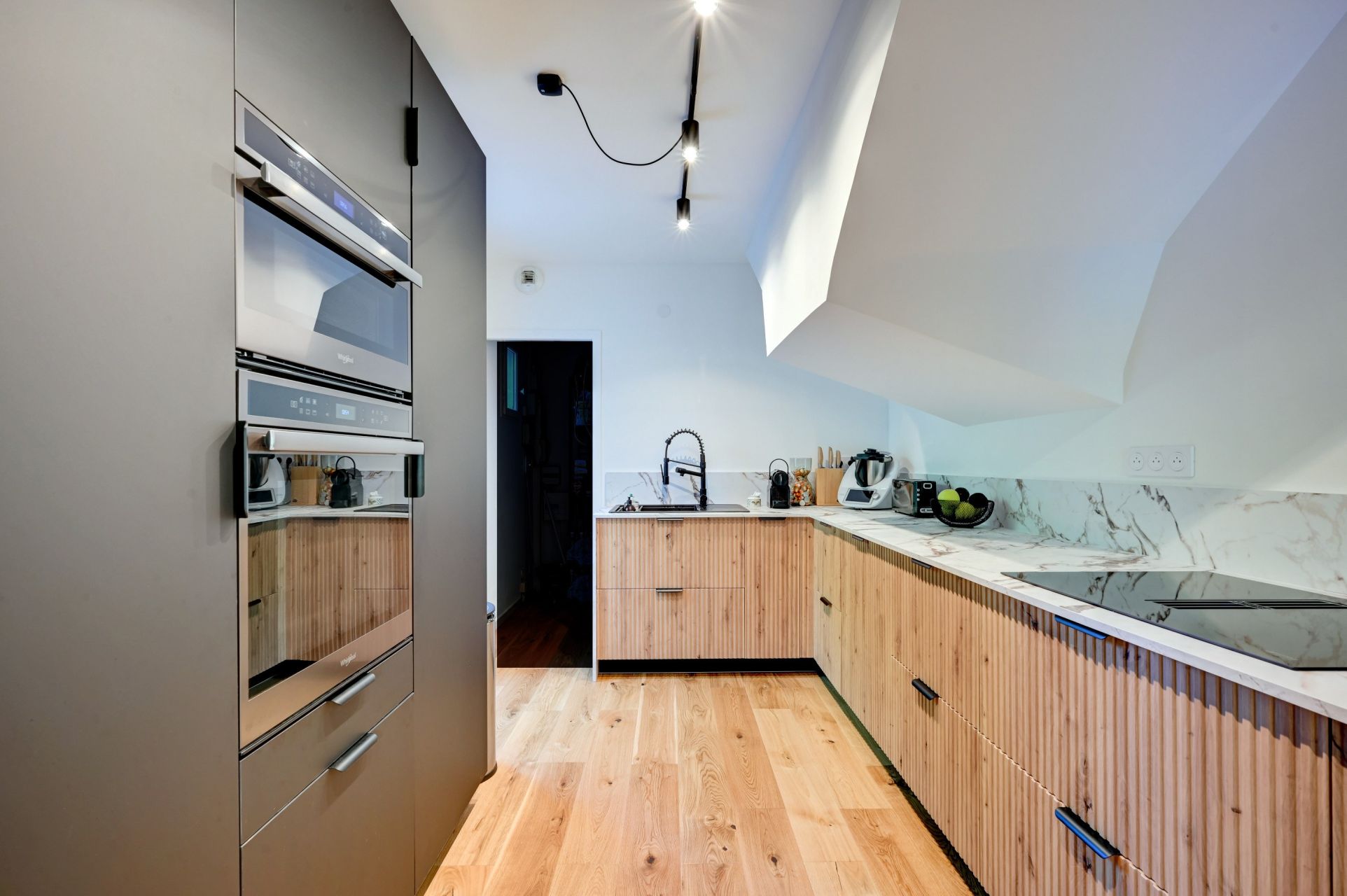 luxury house 4 Rooms for sale on AIX EN PROVENCE (13100)