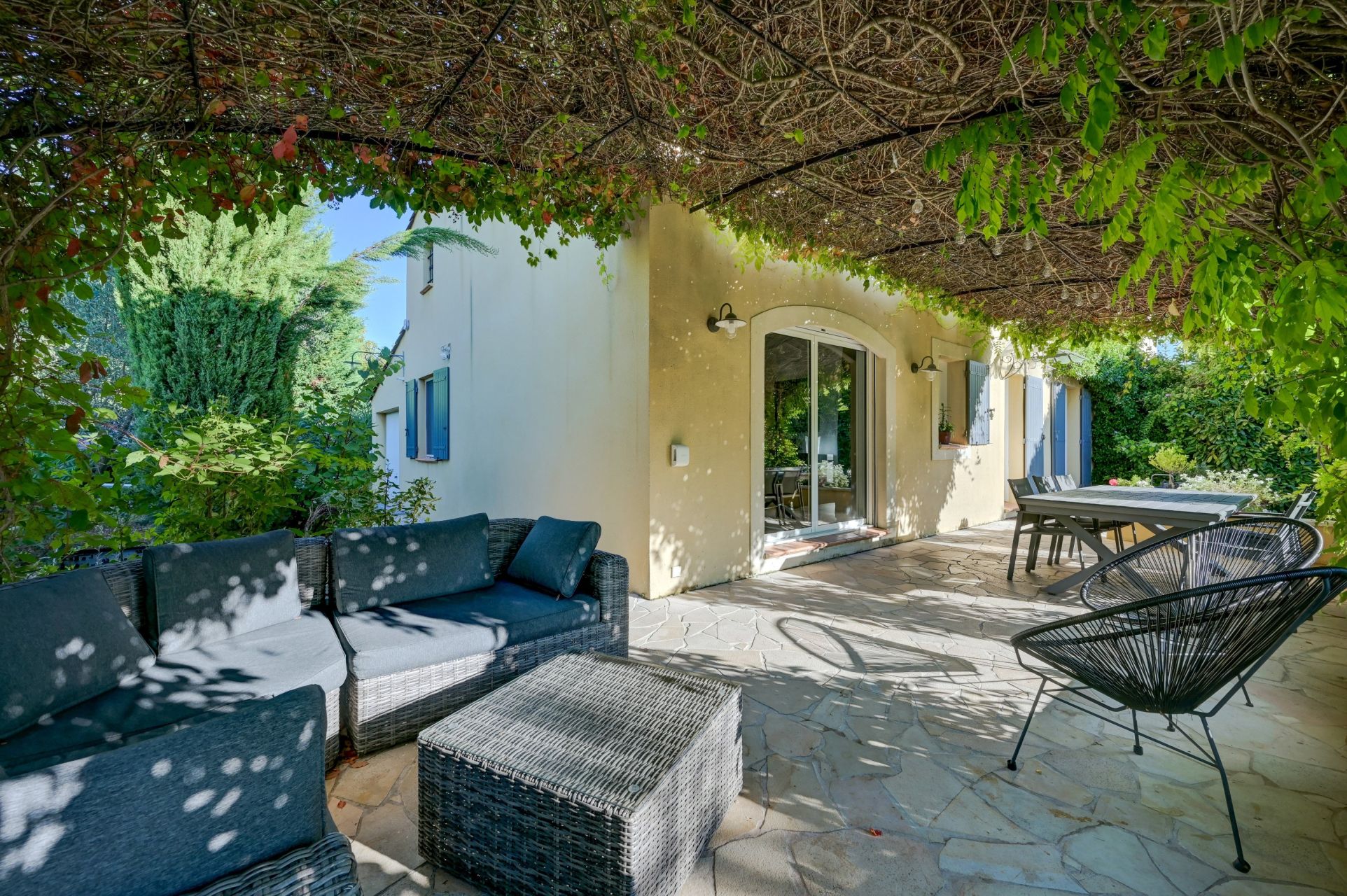 luxury house 4 Rooms for sale on AIX EN PROVENCE (13100)