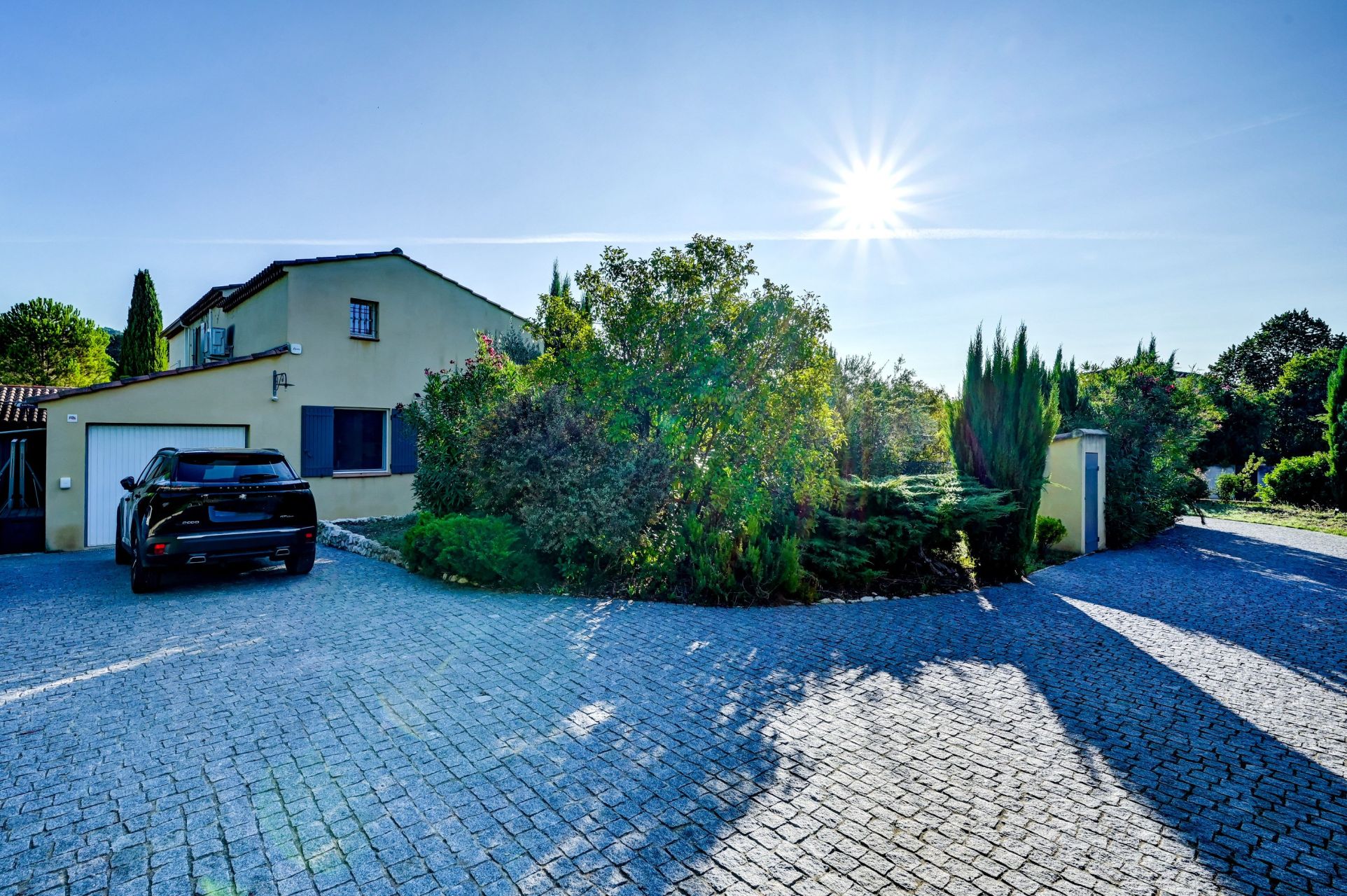 luxury house 4 Rooms for sale on AIX EN PROVENCE (13100)