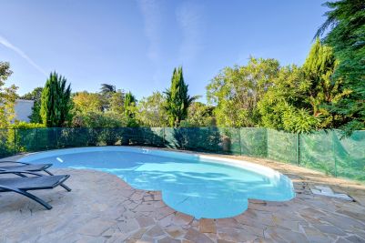 Sale Luxury house Aix-en-Provence 4 Rooms 135 m²