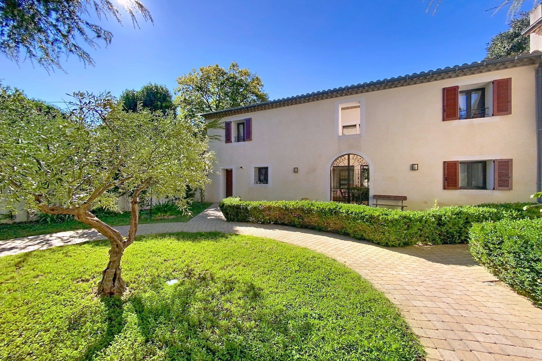 maison de ville 5 Pièces en vente sur NIMES (30000)
