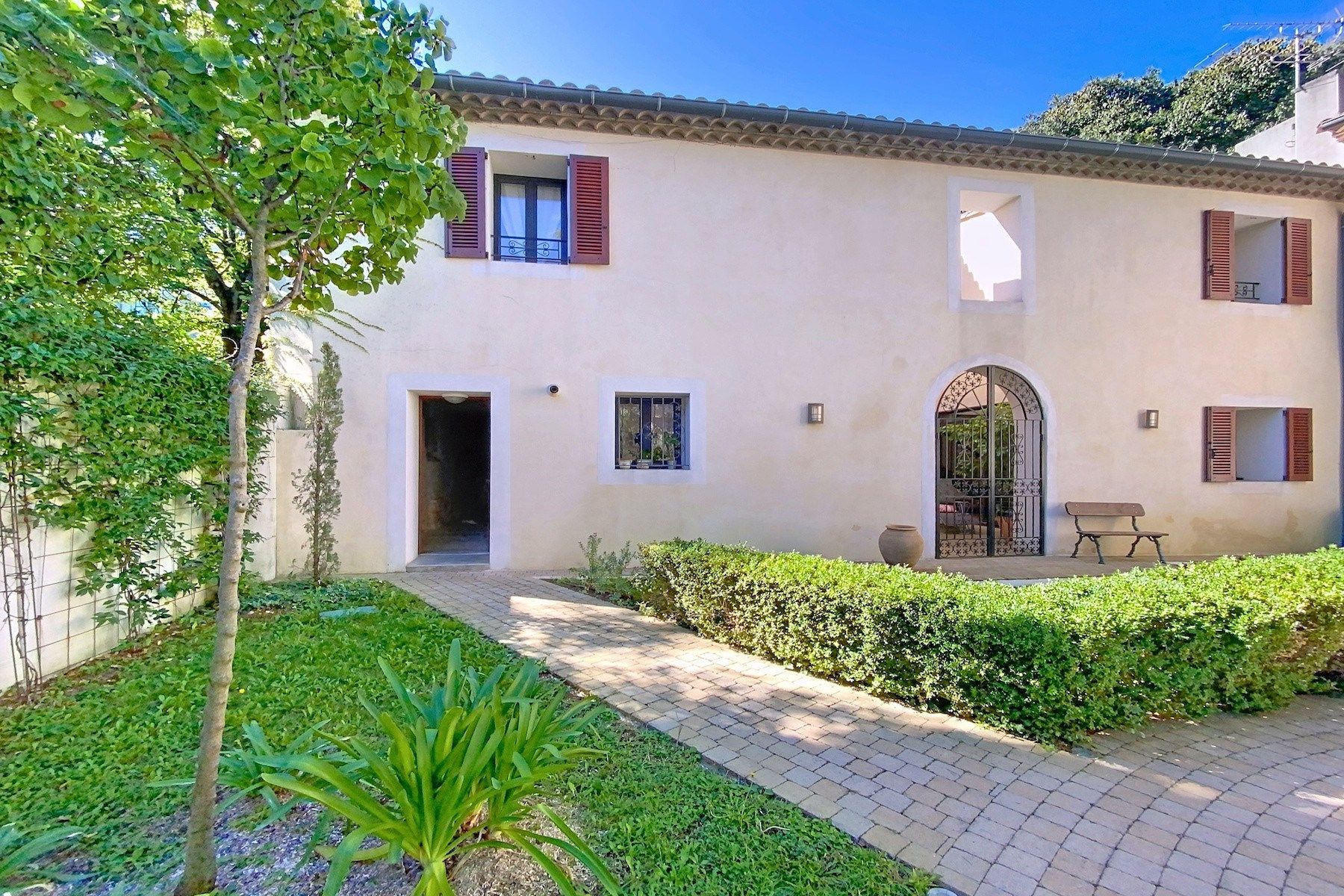 maison de ville 5 Pièces en vente sur NIMES (30000)