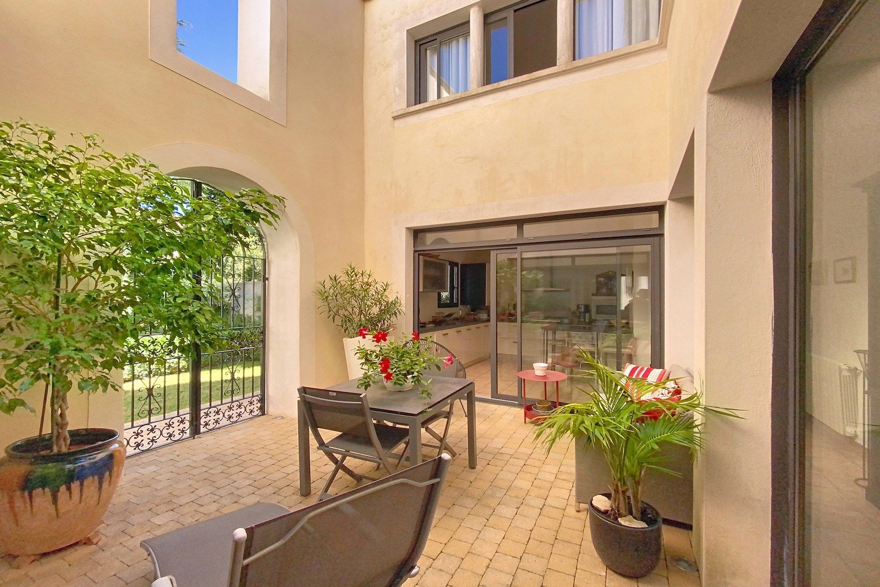 maison de ville 5 Pièces en vente sur NIMES (30000)