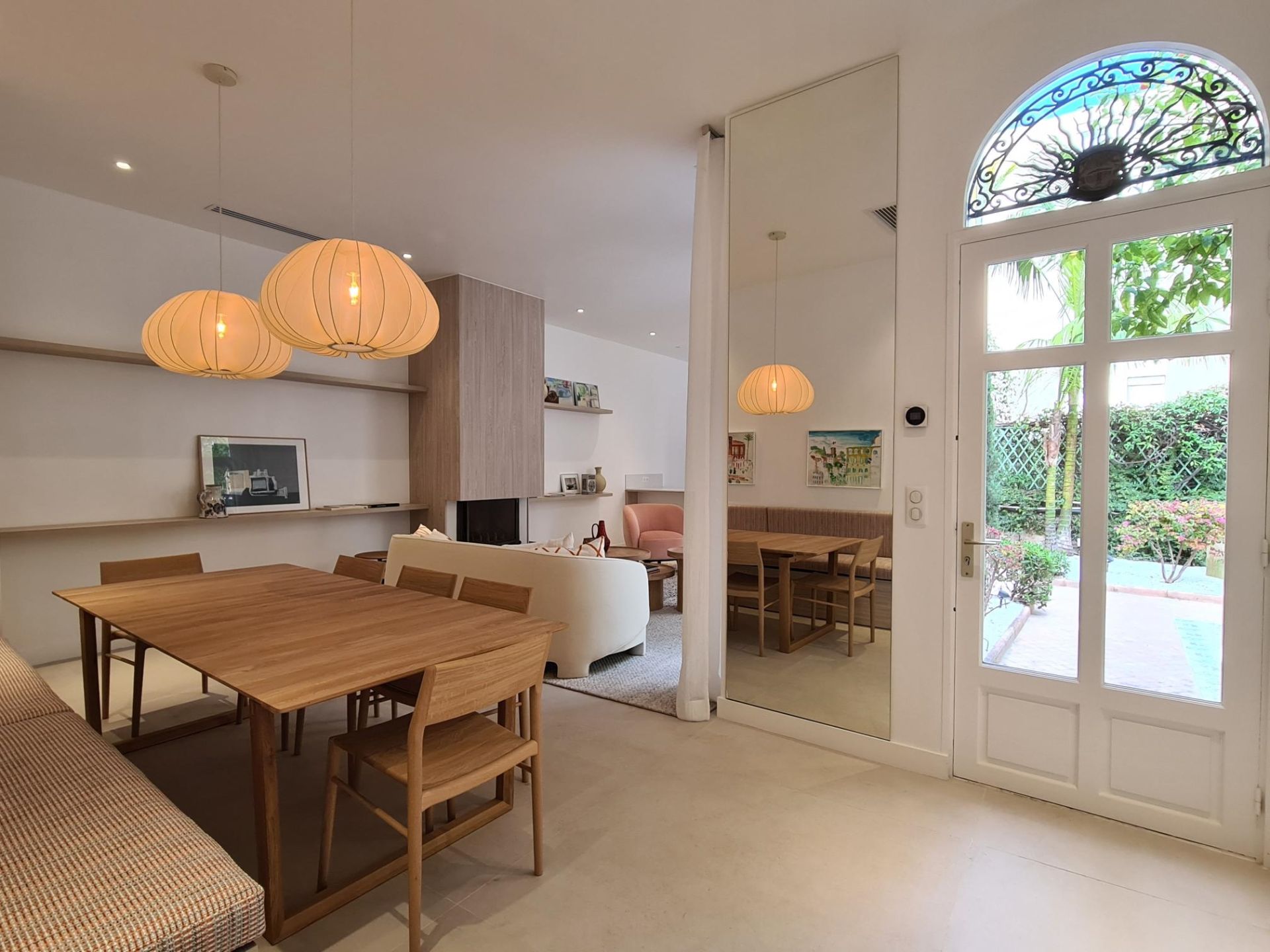 townhouse 6 Rooms for sale on CANNES (06400)