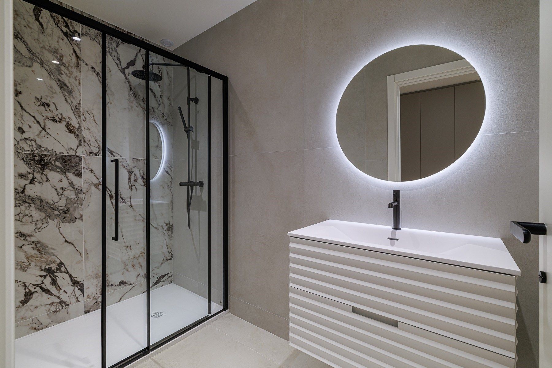 contemporary house 6 Rooms for sale on NICE (06000)