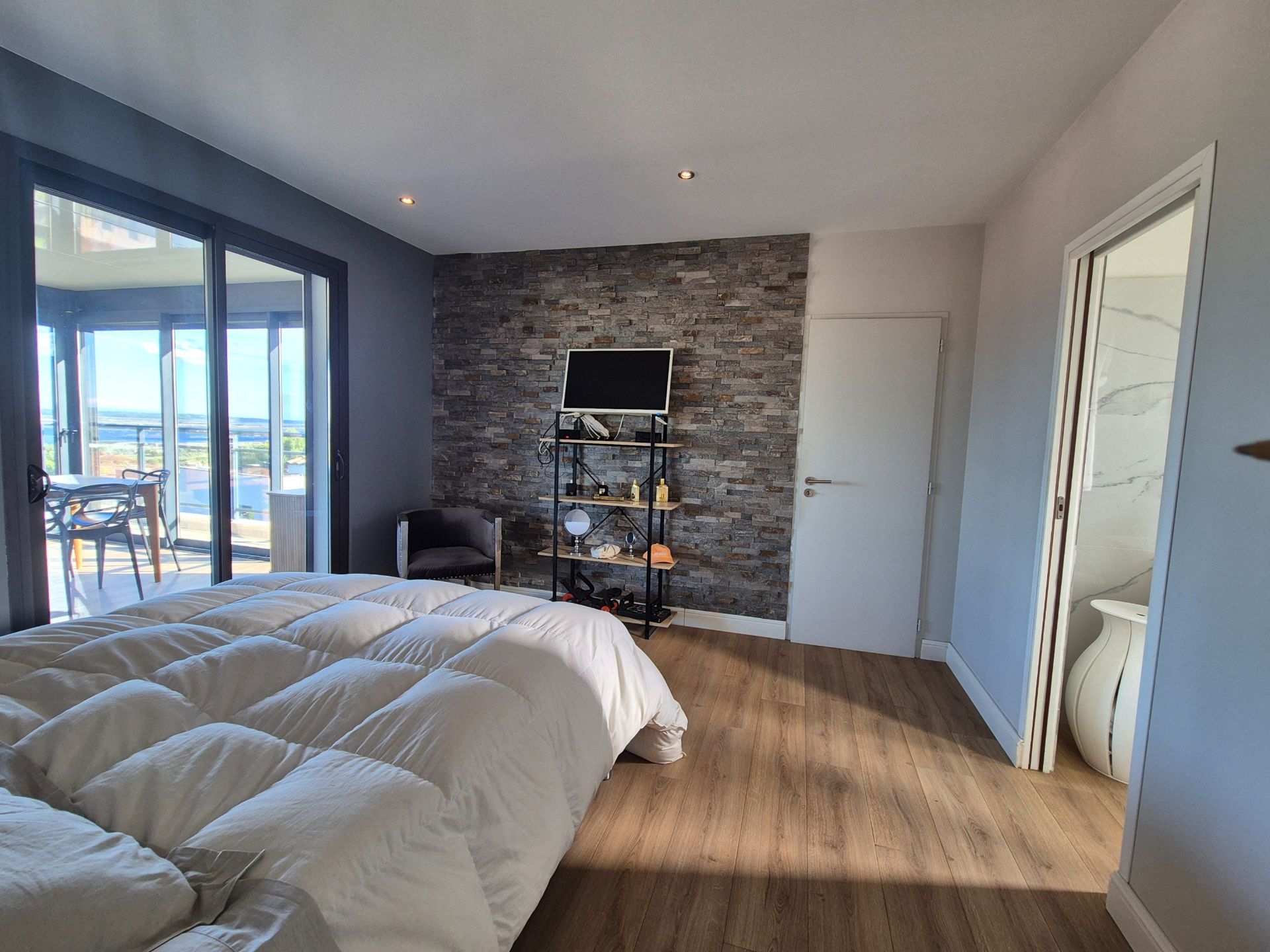 luxury house 6 Rooms for sale on NARBONNE (11100)