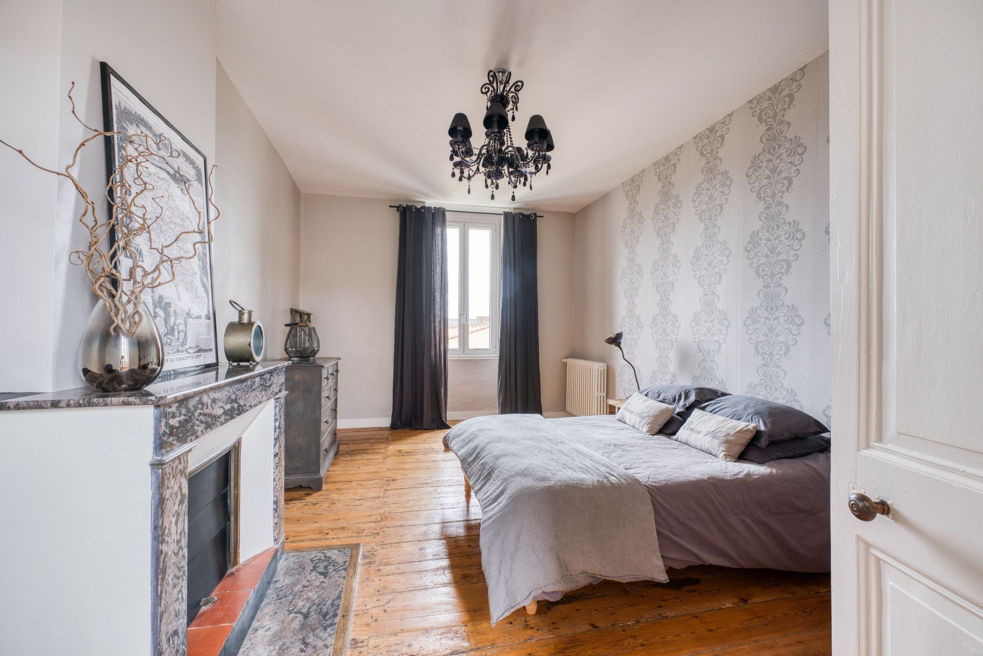 luxury property 17 Rooms for sale on AIGREFEUILLE D AUNIS (17290)